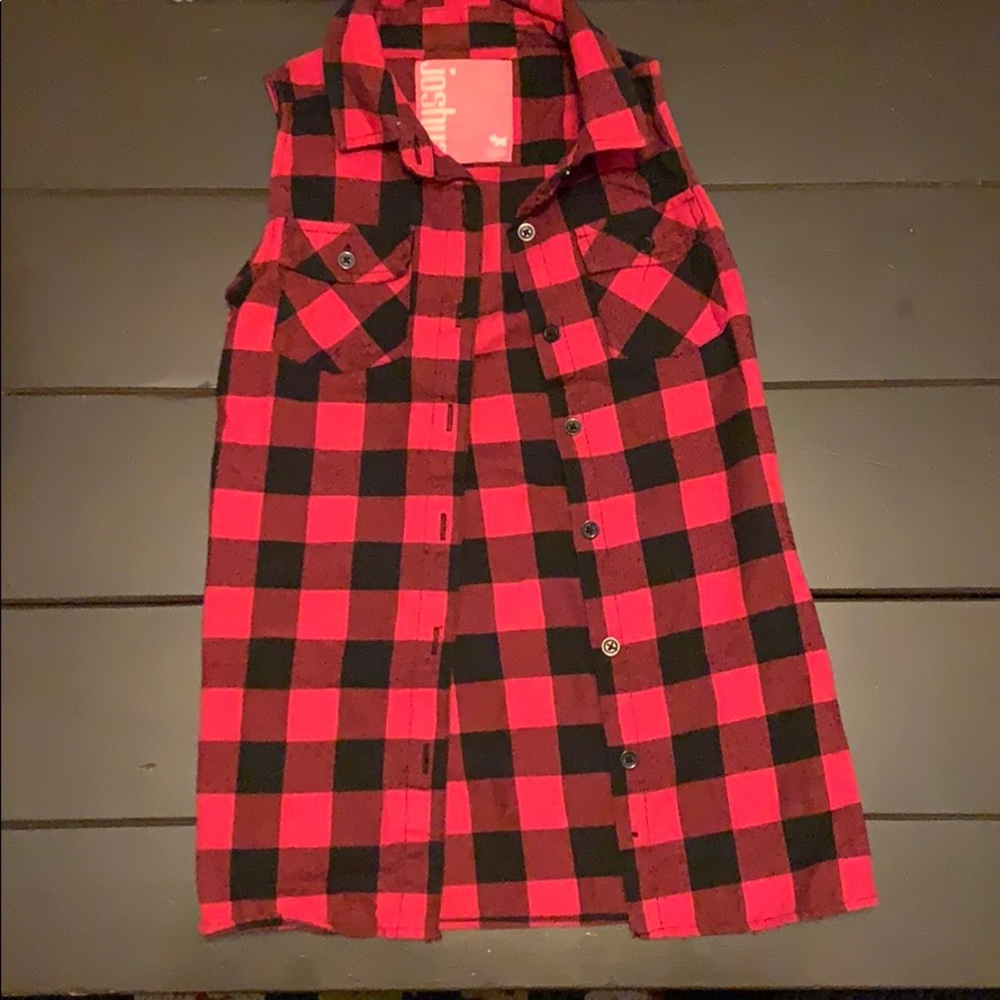 🎁 Joshua sleeveless shirt for a cool girl